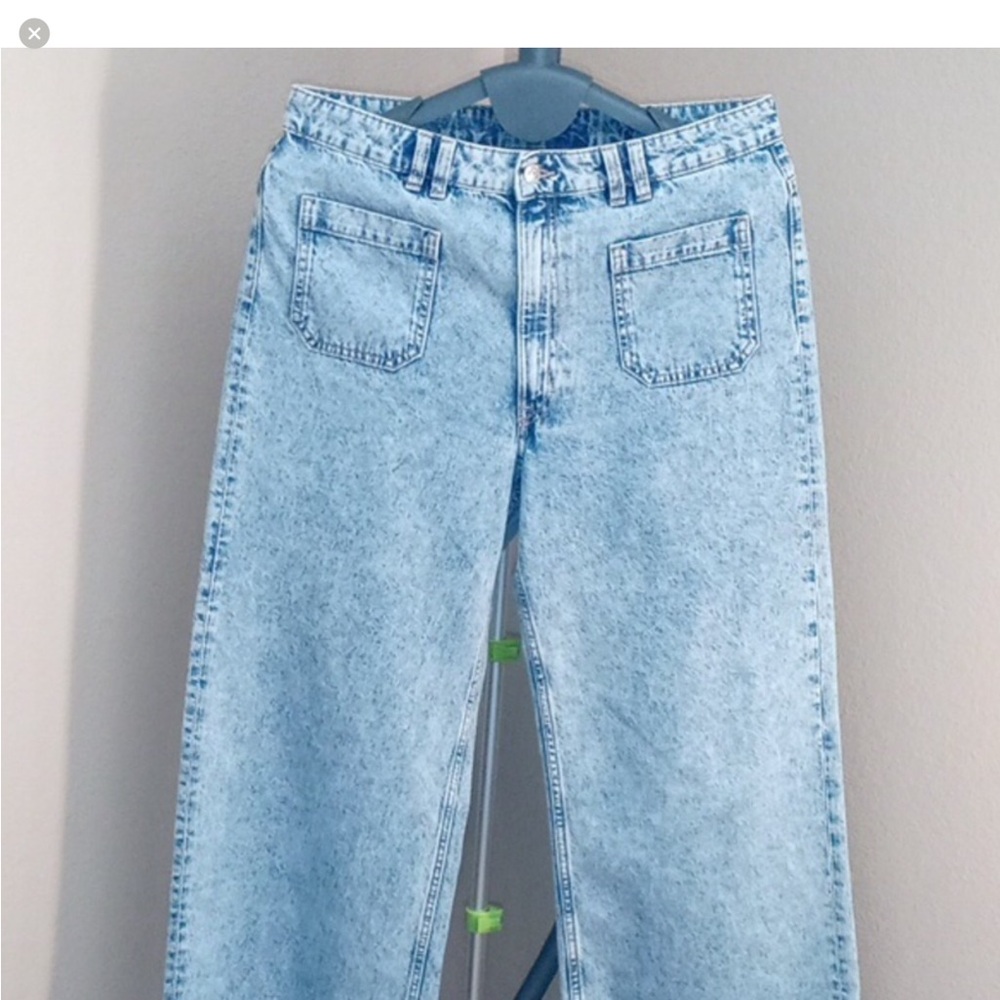 NWOT DIVIDED Light Blue Wash Wide Leg Jeans. No Stretch. Size 14